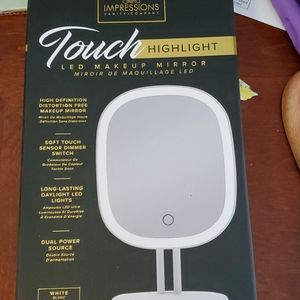 Touch highlight led makeup mirror